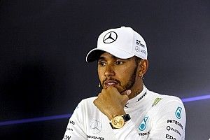 Hamilton admite dilema com sua permanência na Fórmula 1