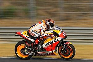 Las Honda de Márquez y Pedrosa marcan el ritmo el segundo día en Buriram