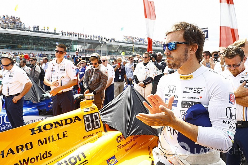 Alonso: "Voglio guardare oltre il piccolo mondo della Formula 1"