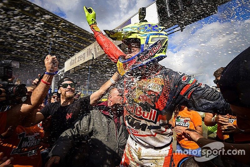 Tony Cairoli, un noveno título con aires de sucesión
