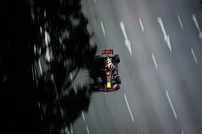 Verstappen lidera, Vettel reacciona y Alonso es 4º antes de la clasificación
