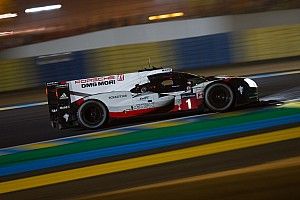 «24 часа Ле-Мана». 14-й час: Porsche оторвалась на 10 кругов