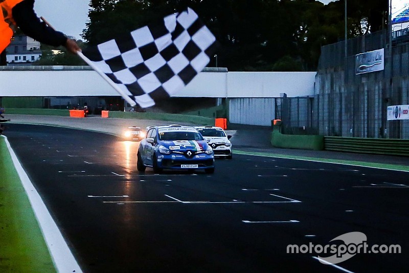 Gustavo Sandrucci si impone in Gara 1 a Vallelunga