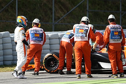 McLaren: Alonso olyan, mint egy cápa, megérzi a vérszagot