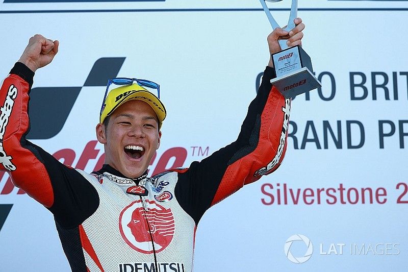 Nakagami blijft Pasini net voor en wint GP Groot-Brittannië