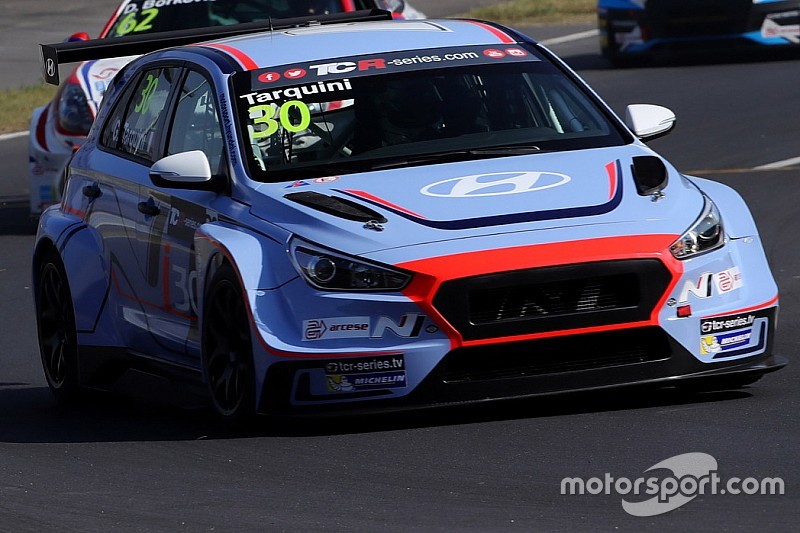 Magnifica pole position di Tarquini nel TCR Trophy Europe di Adria