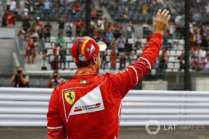 Vettel à une réprimande d'une pénalité sur la grille