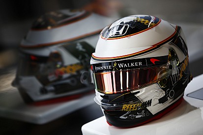Photos - Le casque spécial de Stoffel Vandoorne à Spa