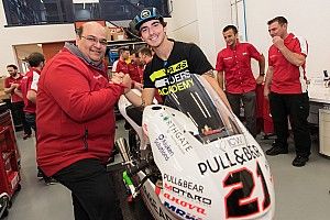 Mahindra gifts Bagnaia his 2016 Moto3-winning bike