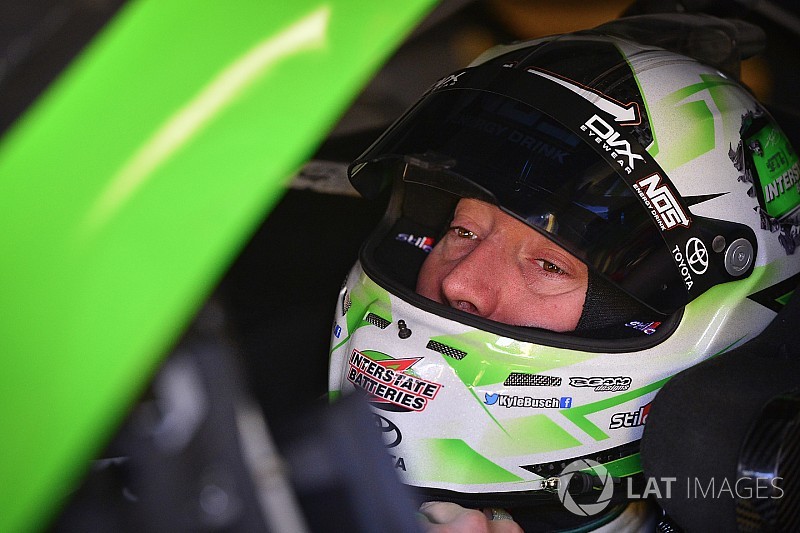 Kyle Busch lidera la primera práctica en Daytona