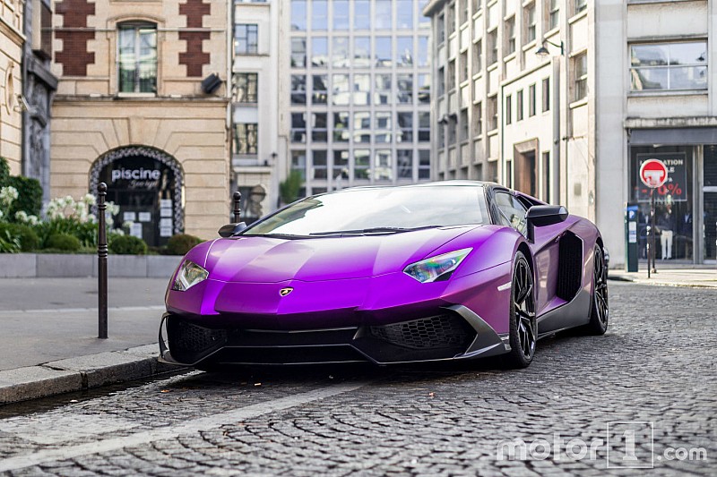 PHOTOS - Une Lamborghini Aventador violette, ça vous tente ?
