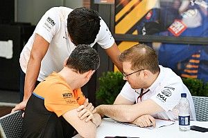 Így dolgozik jelenleg a McLaren a koronavírus idején: Sainz sokat edz, Lando állandóan versenyez