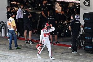 Kimi 40 évesen is úgy kezeli az az autót, mint fénykorában – VIDEÓ