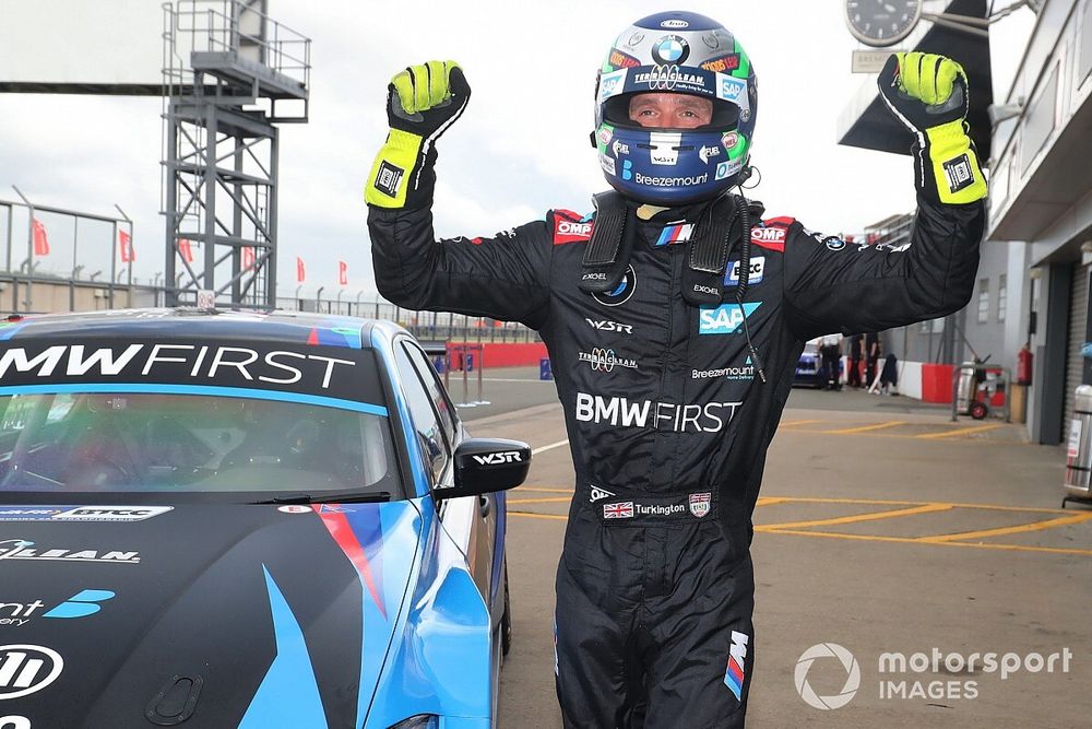 Donington BTCC: Turkington wins tight battle for pole