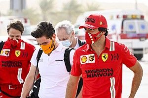 Sainz: Vettel Seharusnya Bangga Atas Pencapaiannya di Ferrari