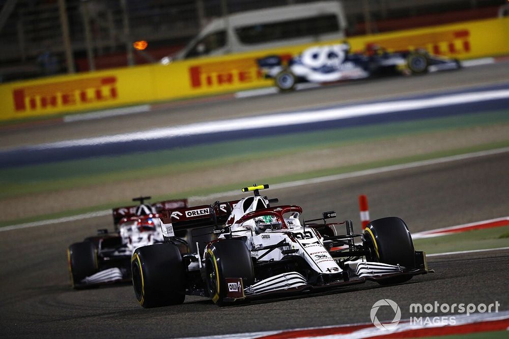 Antonio Giovinazzi, Alfa Romeo Racing C41, Kimi Raikkonen, Alfa Romeo Racing C41