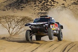 Sainz: Corona Gandakan Tekanan Reli Dakar 2021