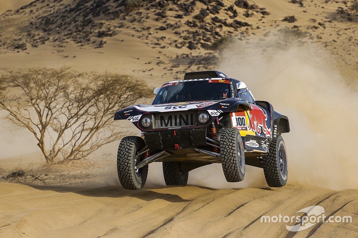 Sainz: Corona Gandakan Tekanan Reli Dakar 2021
