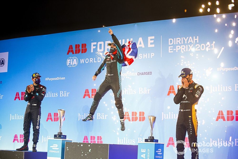 Robin Frijns, Envision Virgin Racing, Race winner Sam Bird, Panasonic Jaguar Racing and Jean-Eric Vergne, DS Techeetah celebrate on the podium