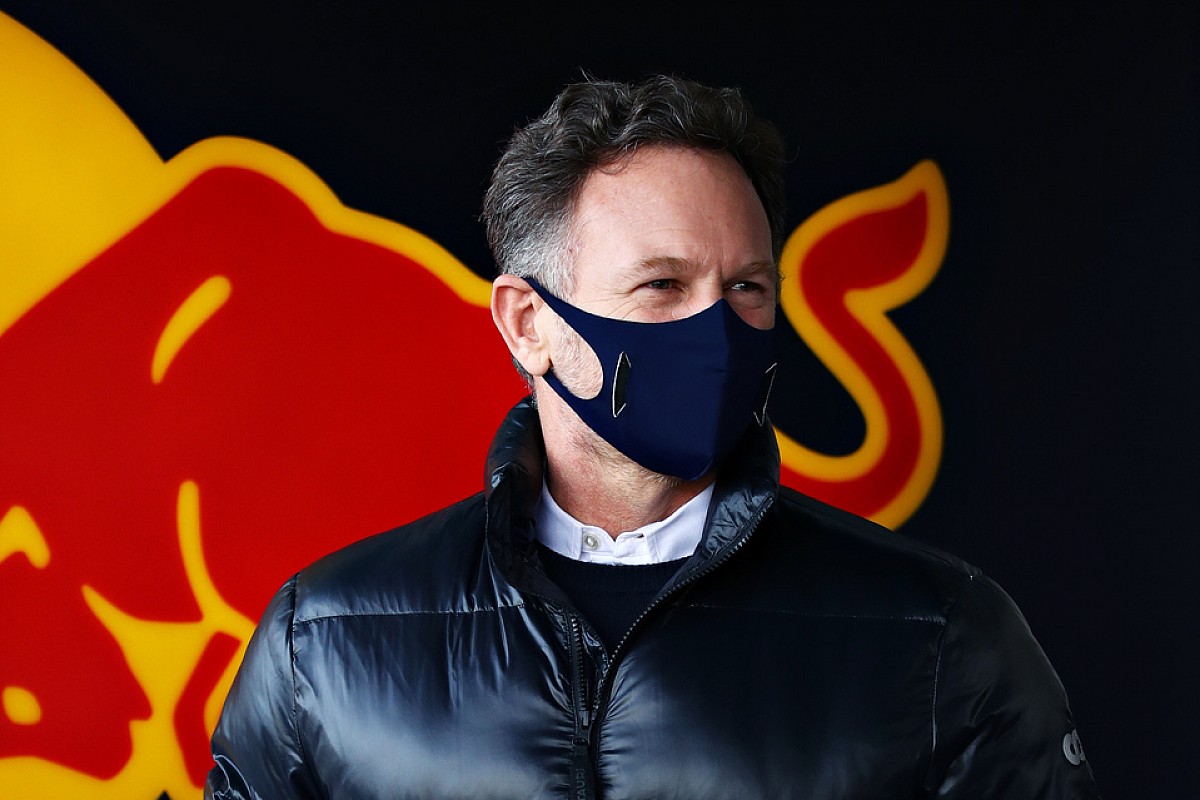 Horner: ''Mercedes yedi şampiyonluğu şans eseri kazanmadı"
