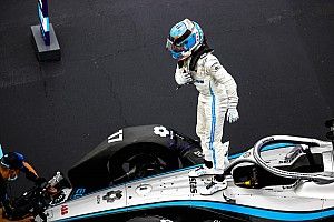 De Vries gana en Valencia en final complicado por las baterías