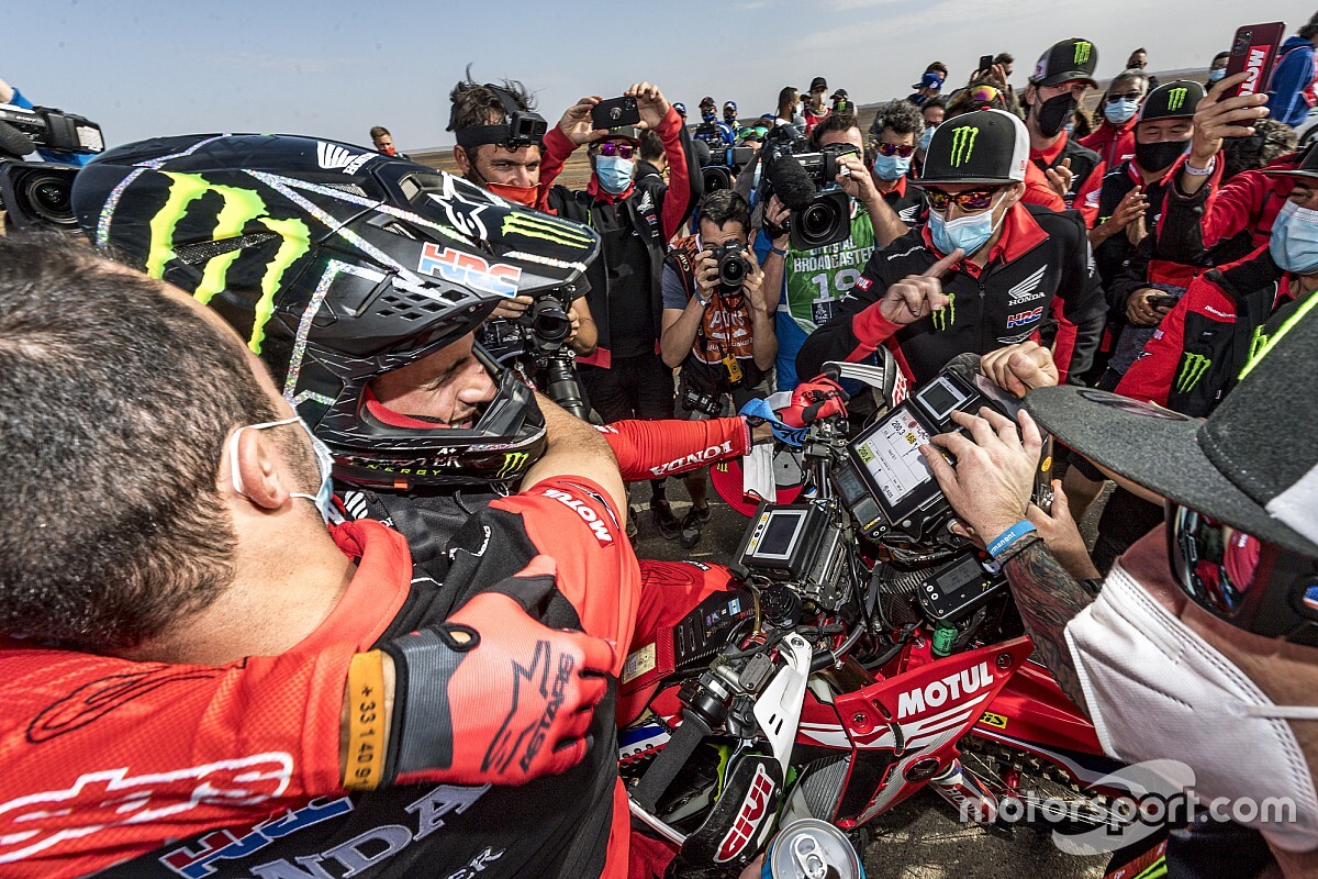 Fotos: la celebración de Peterhansel y Benavides y más imágenes de la última etapa del Dakar 2021