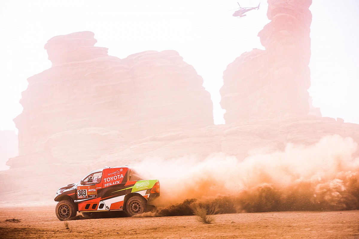 Dakar: meglepetés szakaszgyőztes, Peterhansel továbbra is az élen