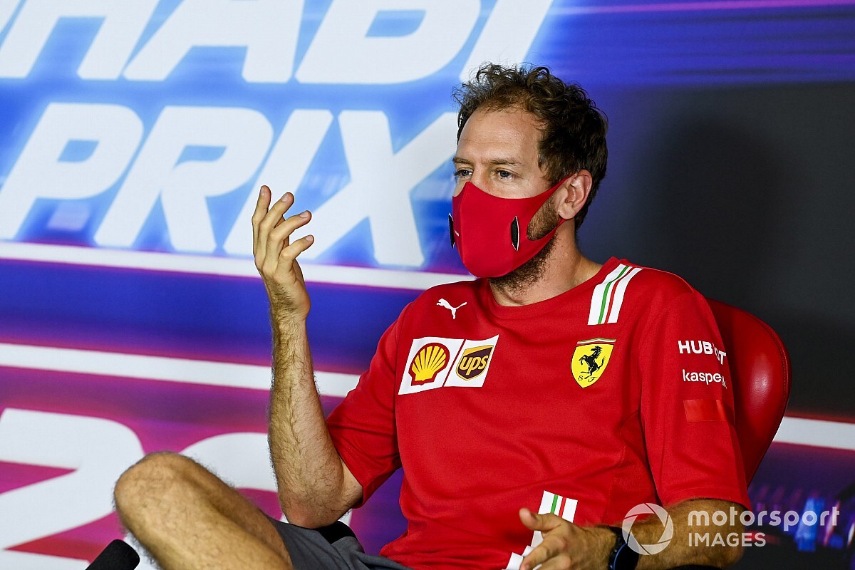 Vettel Klarifikasi Perpisahannya dengan Ferrari