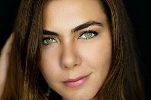 VÍDEO: Saiba como Leticia Datena saiu da sombra do pai e é novo rosto da Stock Car