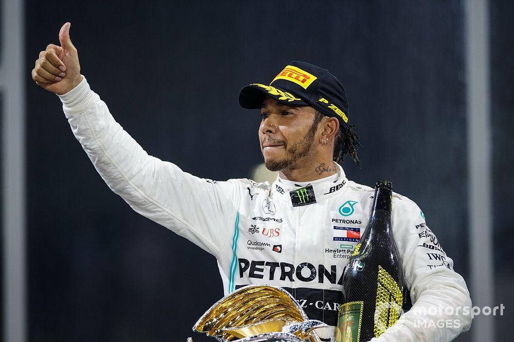 Podio: ganador de la carrera Lewis Hamilton