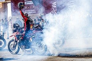 Galería: las celebraciones de Sainz y Brabec y más fotos de la última etapa del Dakar 2020