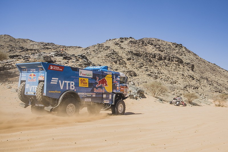 Dakar, Camion, Tappa 1: Shibalov apre con il Kamaz