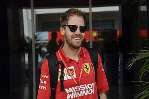 Vettel bromea con los rumores de su retiro