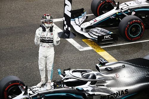 Hamilton acaba con su sequ&iacute;a cuatro meses despu&eacute;s