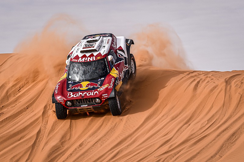 Sainz vergroot voorsprong met nieuwe zege, Ten Brinke knap vierde