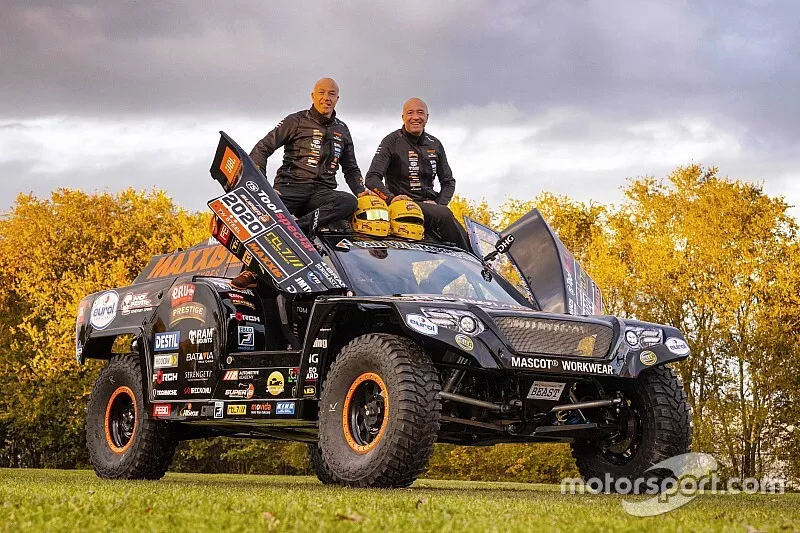 Tim Coronel en Tom Coronel met The Beast 3.0 voor de Dakar Rally 2020