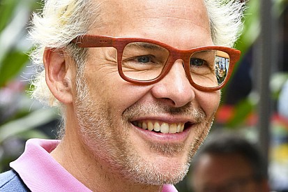 Villeneuve: "Kazada her iki Ferrari pilotu da suçlu"