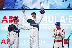 Diriyah E-Prix: Sims leads BMW 1-2 in messy second race