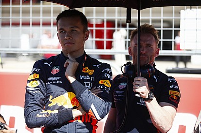 Элбон: В Red Bull пришлось начинать все заново