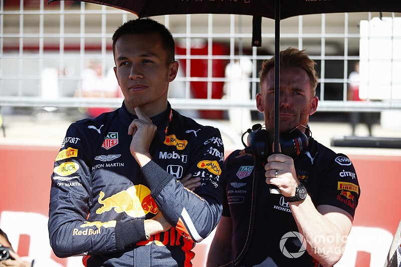 Элбон: В Red Bull пришлось начинать все заново