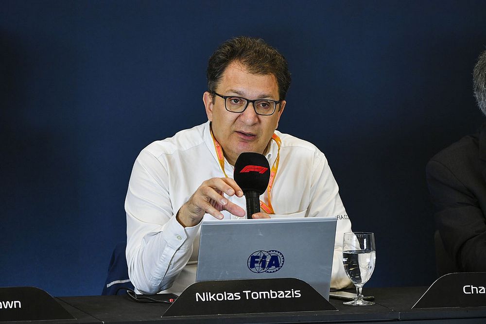 FIA ammette: "Richieste impossibili alla Pirelli per il 2022!"
