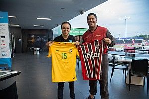 VÍDEO: Massa corre de kart elétrico com zagueiro do Brasil no tetra