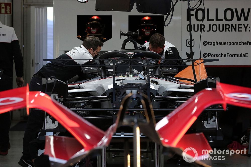Formula E | Porsche spinge per libertà di sviluppo sulle batterie