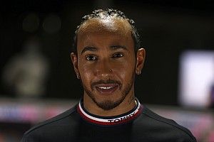 Hamilton "more relaxed than ever" in Verstappen F1 title fight