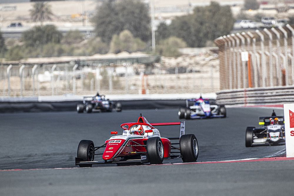 Rafa Câmara encara terceiro desafio em Dubai pela F4 UAE