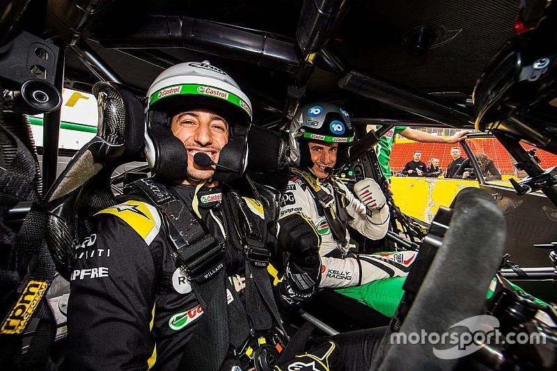Ricciardo, Nissan Supercars aracıyla sürüş yaptı