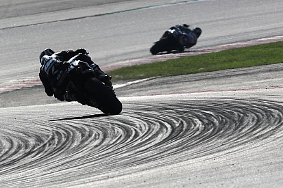 Гонщики KTM стали быстрейшими во второй день шейкдауна MotoGP
