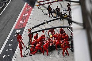 A szabályváltozásnak váratlan hatása van a Red Bull és a Ferrari bokszutcai munkájára