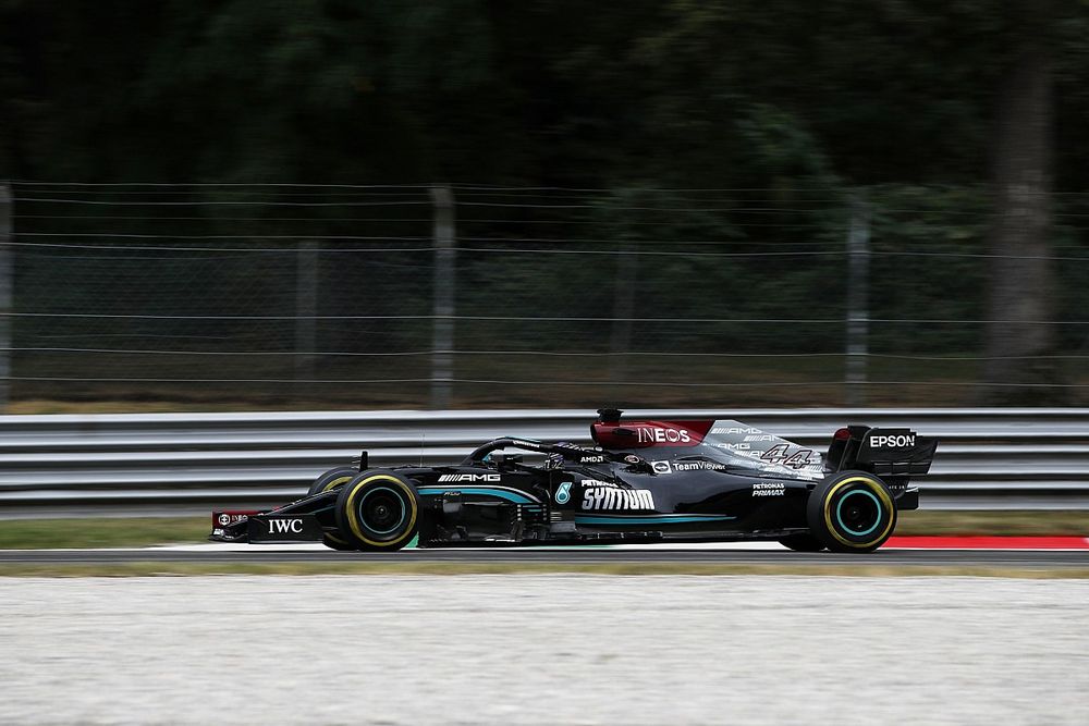İtalya GP 1. antrenman: Hamilton, Verstappen'in 0.4 saniye önünde lider!