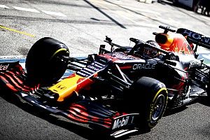 Geen gridstraf voor Verstappen na inhalen onder rode vlag